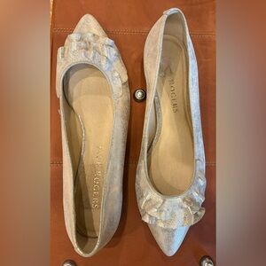 Jack Rogers Women's Size 8 Gold Sparkle Ruffle Pointed Toe Ballet Flats